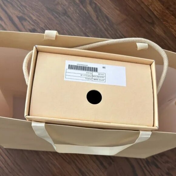 LOQ S Porto shoe in black, size 38 - Picture 9 of 9